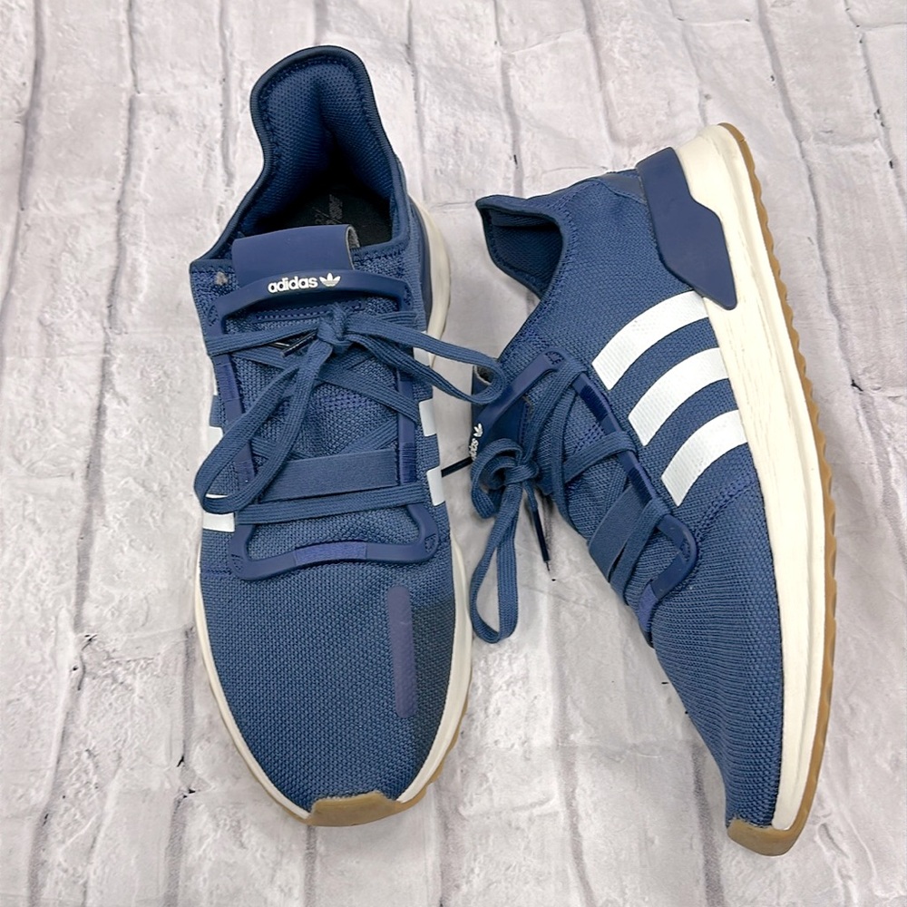 Adidas U Path Run Ultra Soft Blue & white Size 13